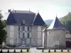 Château du Touvet - Chapelle et façade du château ; sur la commune de Le Touvet, dans le Grésivaudan