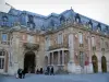 Château de Versailles - Façade du château et arcade du Midi