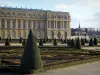 Château de Versailles - Façade du château (aile du Midi) et parterre du Midi (parc du château)