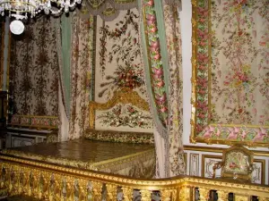 Château de Versailles - Intérieur du château : chambre de la Reine