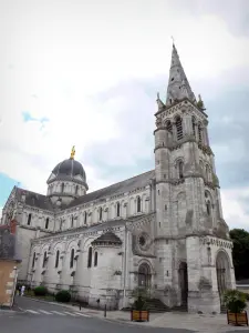 Châteauroux - Iglesia de Nuestra Señora de estilo neorrománico