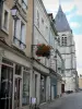 Châteauroux - Façades de maisons et église Saint-Martial