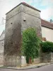 Châteauvillain - Vierkante toren