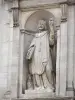 Chaumont - Détail de la façade de la chapelle des Jésuites : statue de saint Augustin