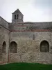 Chauvigny - Intérieur du château d'Harcourt et clocher de la collégiale Saint-Pierre