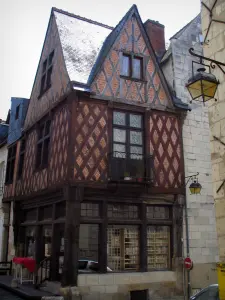 Chinon - Grand Carroi: casa de enxaimel