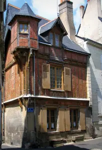 Chinon - Casa enxaimel na cidade velha