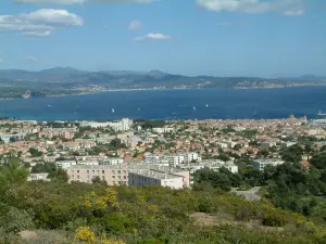A Ciotat - Vista dos telhados da cidade e do mar
