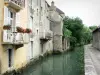 Clamecy - Façades de maisons au bord de l'eau