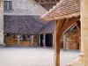 Clos de Vougeot castle - Inner courtyard of the castle