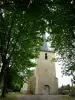 Colina de Montenoison - Igreja Notre-Dame e sua torre sineira quadrada no topo da colina-testemunha