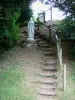 Colina de Montenoison - Estátua, de, a, virgem, e, escadaria