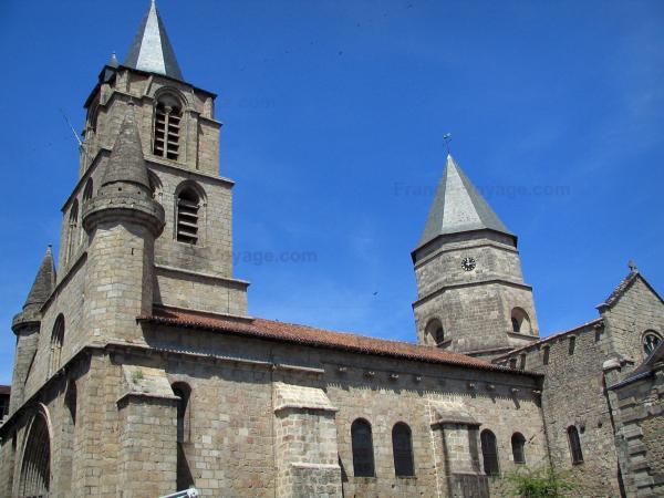 La collégiale de SaintJunien  Guide Tourisme & Vacances