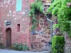 Collonges-ла-Руж - Каменные дома из красного песчаника