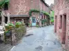 Collonges-la-Rouge - Beco forrado com casas de arenito vermelho