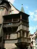 Colmar - Haus Pfister mit seiner bemalten Fassade, ihrem Winkelerker mit zwei Stockwerken und seiner Holzgalerie