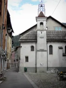 Colmars - Campanas de la capilla de los Penitentes, y callejón de casas de la Edad Media