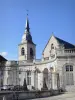Commercy - Campanario de la iglesia de Saint-Pantaléon y ala del castillo