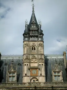 Compiègne - Campanario del ayuntamiento (alcaldía)