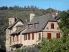 Conques - Façades de maisons du village médiéval