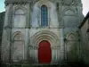 De Corme-Royalkerk - Romaanse kerk in Saintonge