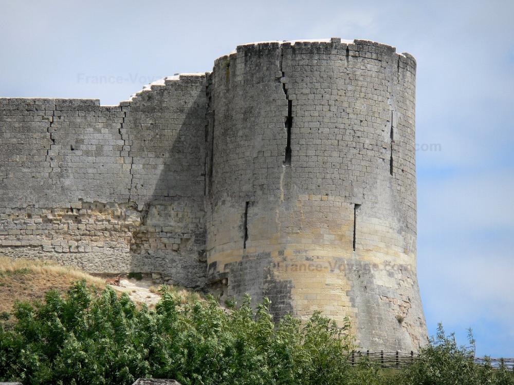 Photos CoucyleChâteauAuffrique Tourism & Holiday Guide