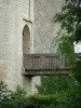 Coudray-Salbart castle - Portal tower and its drawbridge; in the town of Échiré