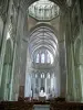 Coutances - Binnen in de kathedraal