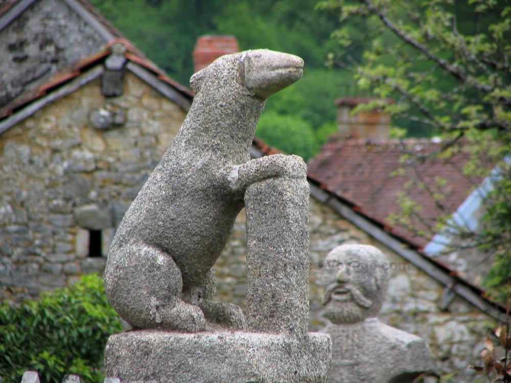 Guide de la Creuse - Masgot - Sculptures et maisons du village