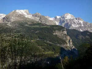 Dévoluy mountain range - Mountains with snowy tops (snow)
