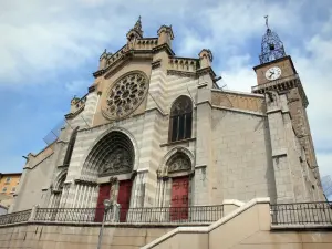 Digne-les-Bains - Fachada de la Catedral de San Jerónimo