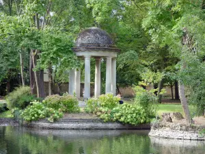 Dijon - Jardin de l'Arquebuse with its trees and its Temple of Love at the water's edge