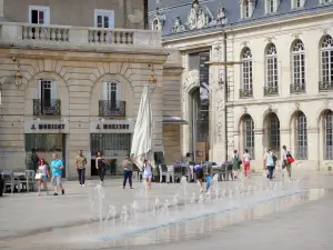 Dijon - Brunnen der Place de la Libération