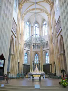 Dijon - Inside the Saint-Bénigne cathedral: choir