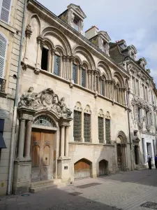 Dijon - Facade of the Aubriot hotel