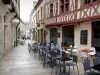 Dijon - Maisons à pans de bois et terrasses de cafés de la rue Amiral Roussin