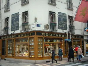 Dijon - Schaufenster des Ladens Senf Maille, Rue de la Liberté
