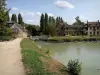 Domaine de Trianon - Hameau de la Reine au bord de l'étang
