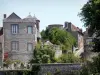 Domfront - Fachadas de casas en la ciudad medieval
