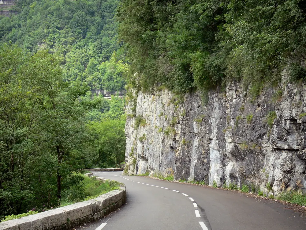 Guide of the Doubs - Nouailles gorges - Road of the gorges