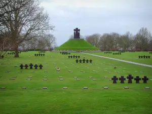 Duitse begraafplaats van La Cambe - Graven van de Duitse militaire begraafplaats