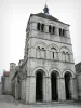 Église d'Ébreuil - Clocher-porche de l'église abbatiale Saint-Léger