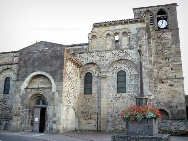 L'église de Mozac - Guide tourisme, vacances & week-end dans le Puy-de-Dôme