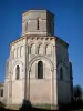 Église de Rétaud - Chevet de l'église romane, en Saintonge