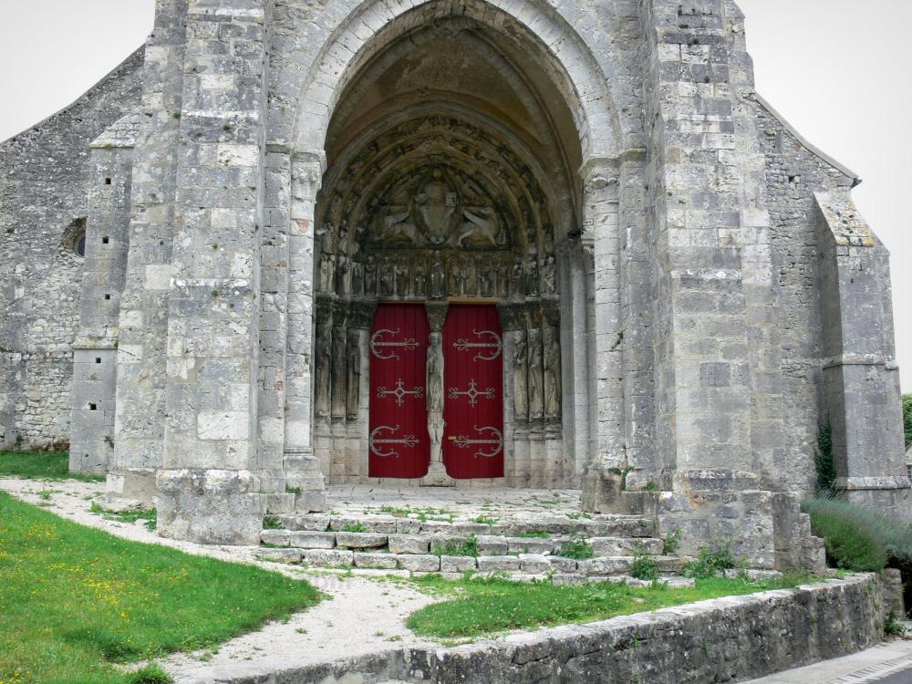 Photos L'église de SaintLoupdeNaud Guide Tourisme & Vacances