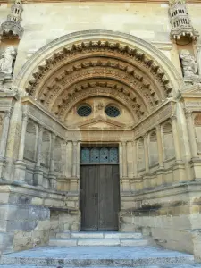 Église de Vouziers - Façade Renaissance de l'église Saint-Maurille : portail latéral