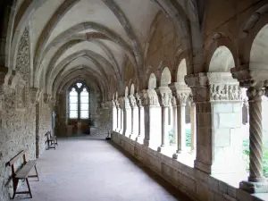 Elne cathedral and cloister - Gallery of the cloister