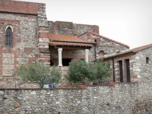 Elne cathedral and cloister - Sainte-Eulalie-et-Sainte-Julie cathedral