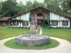 Eugénie-les-Bains - Spa farm and fountain