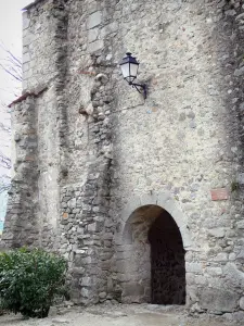 Eus - Porch of the Saint-Vincent-d'En-Haut church